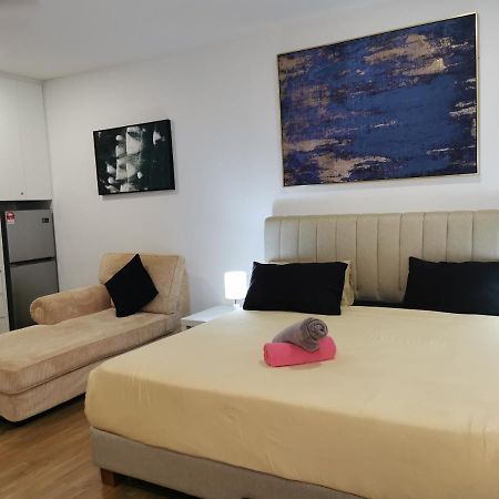 Apple Home 2 At Menara Simfoni, King Size Bed, Cheras, Nexflix, Wifi, Parking Seri Kembangan Bagian luar foto