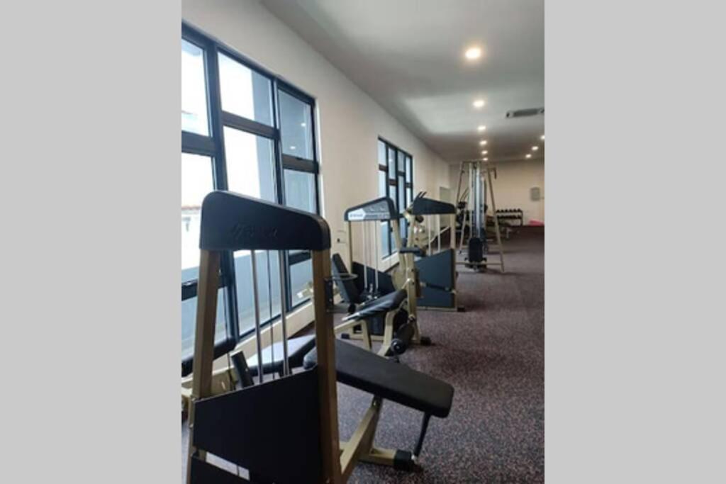 Apple Home 2 At Menara Simfoni, King Size Bed, Cheras, Nexflix, Wifi, Parking Seri Kembangan Bagian luar foto