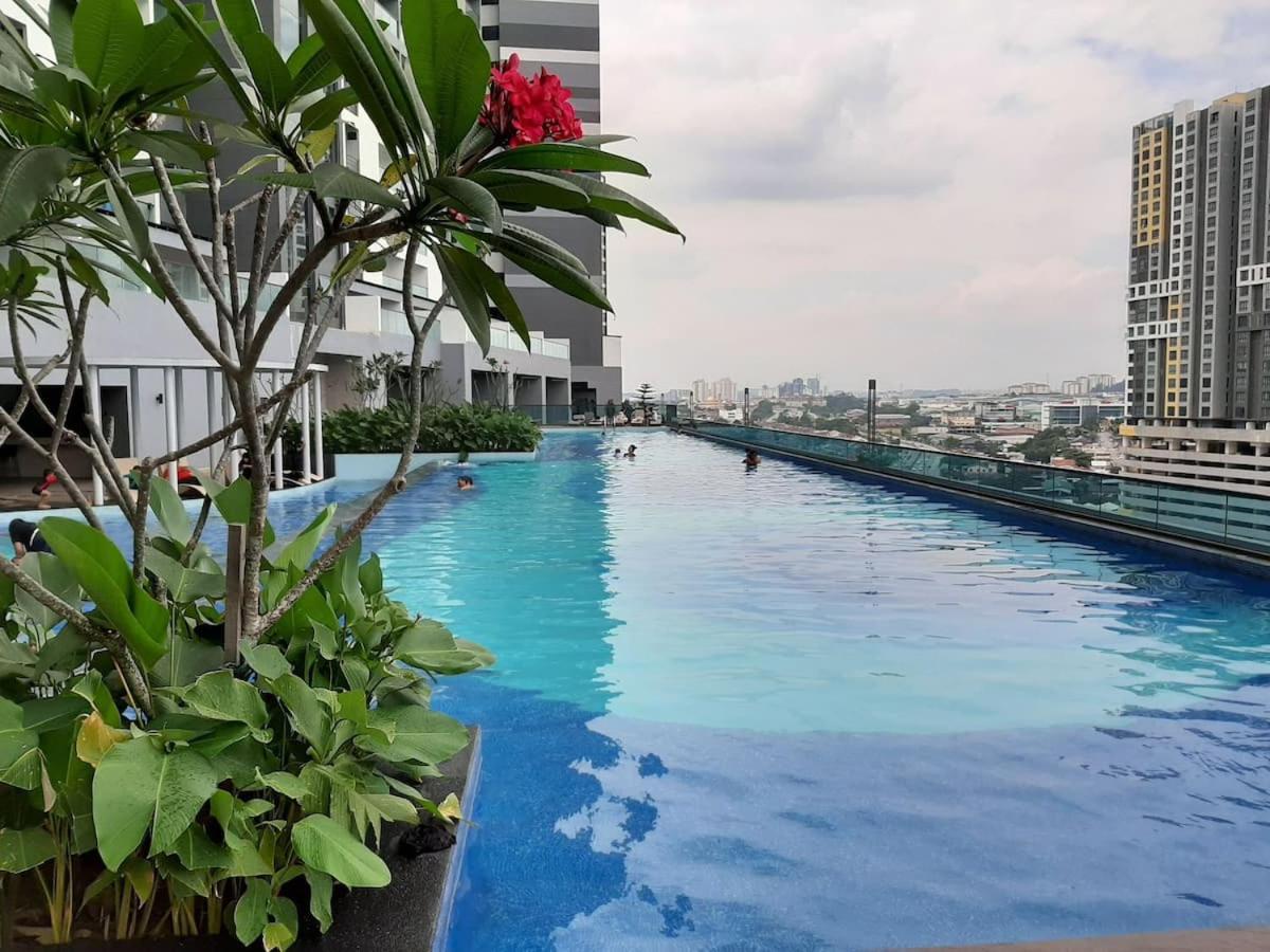 Apple Home 2 At Menara Simfoni, King Size Bed, Cheras, Nexflix, Wifi, Parking Seri Kembangan Bagian luar foto