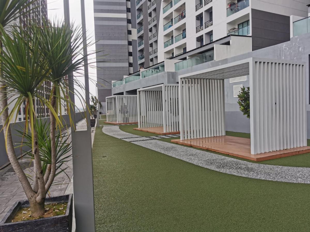 Apple Home 2 At Menara Simfoni, King Size Bed, Cheras, Nexflix, Wifi, Parking Seri Kembangan Bagian luar foto