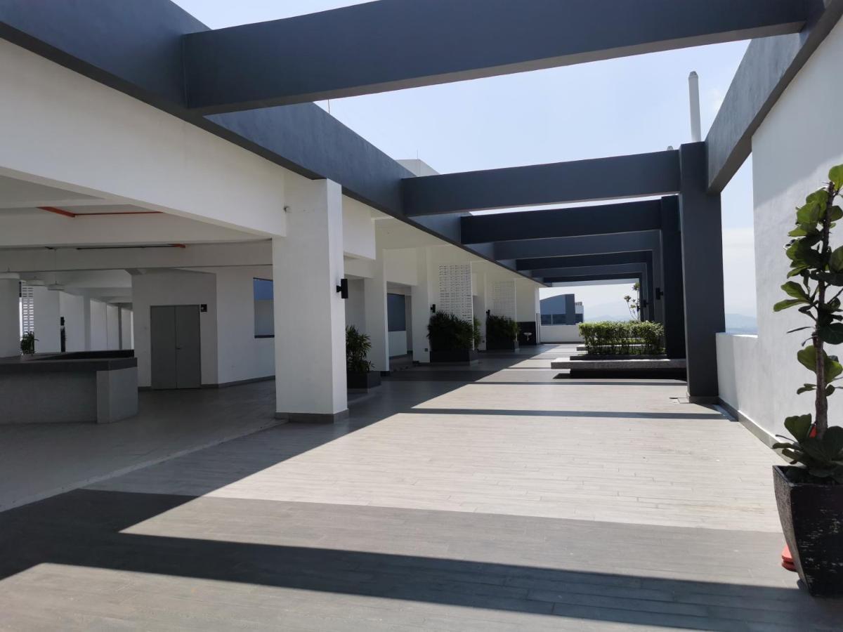 Apple Home 2 At Menara Simfoni, King Size Bed, Cheras, Nexflix, Wifi, Parking Seri Kembangan Bagian luar foto
